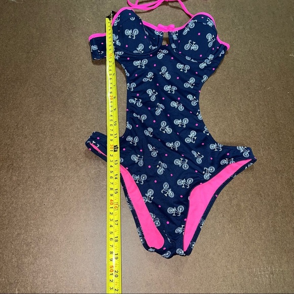 Abercrombie cutout one piece bathing suit - Picture 5 of 8